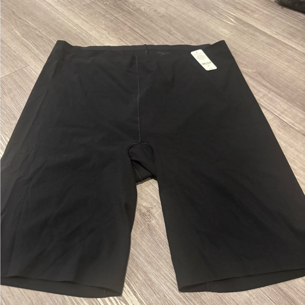 Nwt high rise Black Biker Shorts. 4x